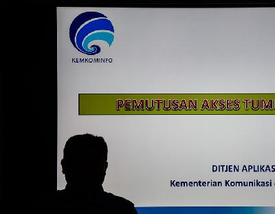Ilustrasi pemblokiran situ online di Kementerian Komunikasi dan Informatika, Jakarta, 2018. TEMPO/Tony Hartawan