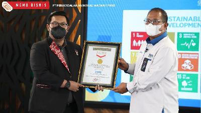PT Permodalan Nasional Madani (PNM), got a national record by MURI (Indonesian World Record Museum). The record was for the category of "Webinar on Sustainable Development with The Most Number of Women". 