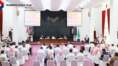 Rapat Koordinasi Percepatan Realisasi Anggaran di Balai Petitih Kantor Gubernur Kalimatna Barat, 10 Agustus 2022.