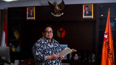 Ketua Bawaslu RI Rahmat Bagja  di Kantor Bawaslu, Jakarta, Senin (8/8/2022). TEMPO/Tony Hartawan