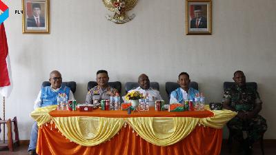 Serah Terima Operasi (STO) Sistem Kelistrikan dari pemerintah daerah kepada PT PLN (Persero) untuk menerangi Warga Karubaga, Tolikara, Papua.