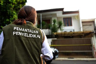 Tim penyelidikan dari Komnas HAM memeriksa bekas rumah dinas Ferdy Sambo di Duren tiga komplek Polri, Jakarta. 15 Agustus 2022. TEMPO/ Febri Angga Palguna