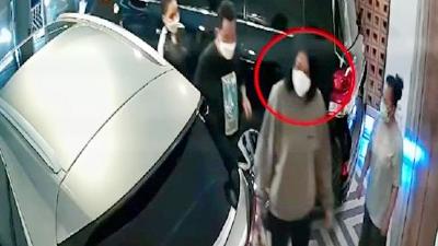CCTV footage of Putri Candrawathi arriving at her private home in Jalan Saguling III, Duren Tiga, Jakarta, from the trip to Magelang, Central Java, July 8. 
Special Photo
