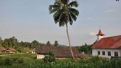 Suasana Desa Saurenuk, Sipora Utara, Mentawai. Rus Akbar
