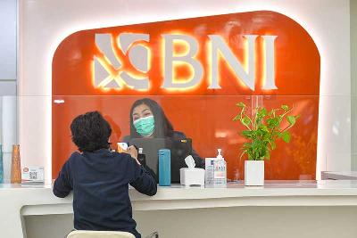 Pelayanan perbankan Bank BNI di Mall Kota Kasablanka, Jakarta, 7 September 2022. Tempo/Tony Hartawan