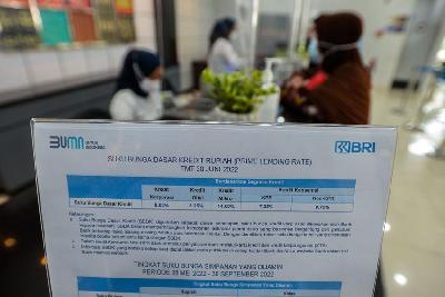 Aktivitas pelayanan perbankan di Bank BRI Cabang Fatmawati, Jakarta, 29 Juli 2022. Tempo/Tony Hartawan