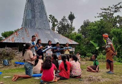 Anak-anak mengikuti kegiatan belajar di Sekolah Alam Dyatame. Dok pribadi