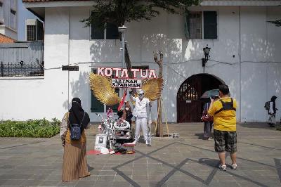 Aktivitas di kawasan Kota Tua, Jakarta, 11 September 2022. TEMPO/M Taufan Rengganis