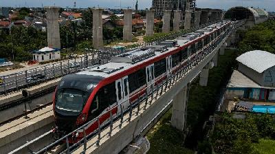 Light Rapid Transit (LRT) Jakarta Bogor Depok, Bekasi (Jabodebek) di Jatibening, Bekasi, Jawa Barat, 7 Februari 2022. TEMPO/Tony Hartawan