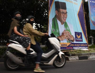 Baliho berlogo Partai Nasdem dengan foto Anies Baswedan Presiden 2024 di kawasan Gasibu, Bandung, Jawa Barat, 20 Mei 2022. TEMPO/Prima Mulia