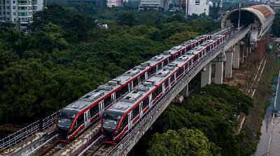 Light Rapid Transit (LRT) di Stasiun Dukuh Atas, Jakarta, 17 Februari 2022. Tempo/Tony Hartawan