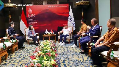 Pertemuan antara Menteri Perdagangan Zulkifli Hasan dengan Sekretaris Eksekutif United Nations Economic and Social Commission for Asia and the Pacific (UNESCAP) Armida Salsiah Alisjahbana, pada Rabu, 21 September 2022 di Badung, Bali.