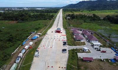 Foto udara proyek pembangunan Tol Padang-Pekanbaru, Kabupaten Padang Pariaman, Sumatera Barat, pada 27 Agustus 2022. ANTARA/Muhammad Arif Pribadi