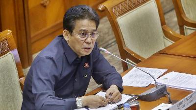 Johanis Tanak di Kompleks Parlemen, Senayan, Jakarta, September 2019. TEMPO/M Taufan Rengganis