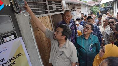 Bantuan sambungan listrik kepada 5.487 rumah tangga kurang mampu di Kabupaten Kubu Raya, Kalimantan Barat.