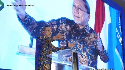 Menteri Perdagangan Zulkifli Hasan dalam malam apresiasi dan silaturahmi IWAPI dan AWEN di Jakarta, pada Jumat  30 September 2022.