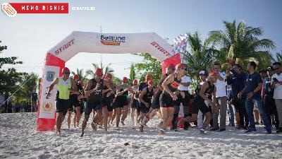 “Belitung Triathlon Challenge 2022”, di kawasan wisata, Pantai Tanjung Tinggi, Kabupaten Belitung pada 1 Oktober 2022.