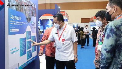Dirjen Bina Keuda Kemendagri Agus Fatoni mengunjungi Integrated Technology Event (ITE) 2022 yang berlangsung pada 5-7 Oktober 2022 di Jakarta Convention Center (JCC) Senayan, Jakarta. 
