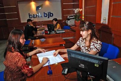 Aktivitas Bank BJB di Bandung, Jawa Barat. TEMPO/Prima Mulia