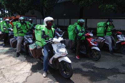 Sejumlah pengemudi ojek online di Bandung, Jawa Barat. TEMPO/Prima Mulia