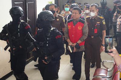 Terdakwa pembunuhan Brigadir Nofriansyah Yoshua Hutabarat, Ferdy Sambo, tiba untuk menjalani sidang di Pengadilan Negara Jakarta Selatan, Jakarta, 20 Oktober 2022. TEMPO/ Hilman Fathurrahman W