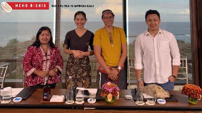 Showcase budaya Pulau Sulawesi yang diselenggarakan The Apurva Kempinski Bali bekerja sama dengan perancang busana Dwi Iskandar, Jumat, 21 Oktober 2022.