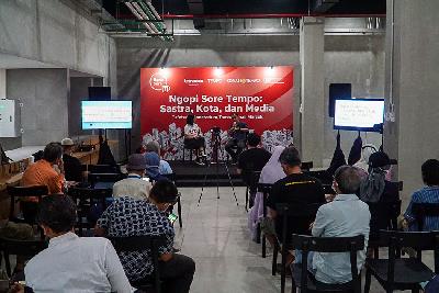 Suasana diskusi "Racun Sosmed dalam Bahasa" di Taman Ismail Marzuki, Jakarta, 24 Oktober 2022. TEMPO/Magang/Martin Yogi Pardamean