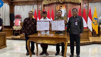 Penandatanganan kerja sama antara BCA dan Pemerintah Provinsi Bali.