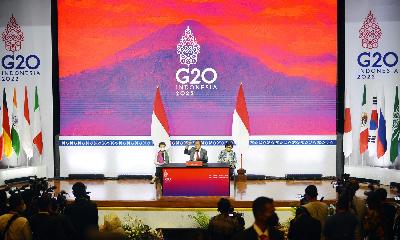 Presiden Joko Widodo menyampaikan hasil KTT G20 kepada wartawan di Media Center, BICC, Nusa Dua, Badung, Bali, 16 November 2022. ANTARA/Media Center G20 Indonesia/Aditya Pradana Putra