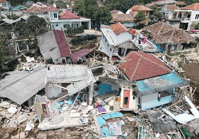Kerusakan akibat gempa di Desa Sarampad, Kabupaten Cianjur, Jawa Barat, 22 November 2022. TEMPO/ Hilman Fathurrahman W