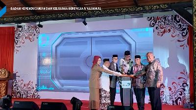 Pembukaan acara penyuluhan audiovisual percepatan penurunan stunting bagi para penyuluh agama di Pendopo Kabupaten Brebes, Jawa Tengah, Senin, 28 November 2022. 
