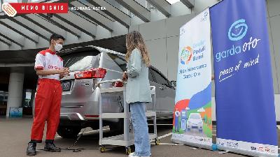 Peluncuran acara Estafet Peduli Bumi dengan kegiatan uji emisi bersama Garda Oto bekerja sama dengan Bengkel Auto 2000 di Grha Asuransi Astra, TB Simatupang, Jakarta Selatan.