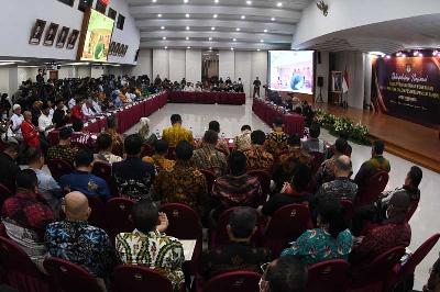 Rapat pleno Rekapitulasi Nasional Hasil Verifikasi Parpol Calon Peserta Pemilu 2024 berlangsung di Kantor KPU, Jakarta, 14 Desember 2022.  ANTARA/Aditya Pradana Putra