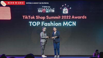 Penghargaan TikTok Shop Summit 2022 Awards.