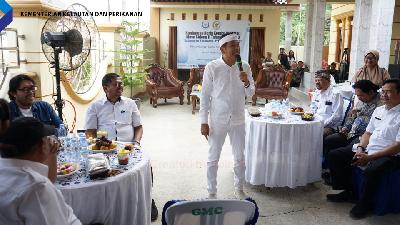 Kunjungan kerja Komisi IV DPR RI dan KKP mengunjungi usaha pemindangan ikan di Cicinde Utara, Kabupaten Karawang, Jawa Barat, Rabu, 14 Desember 2022.
