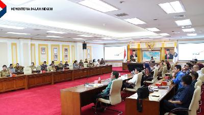Pertemuan antara Bupati Kepulauan Meranti Muhammad Adil dengan Kementerian Keuangan dan Kementerian Energi dan Sumber Daya Mineral yang di fasilitasi Kementerian Dalam Negeri, Selasa, 20 Desember 2022. 