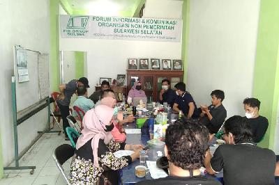 Aktivitas Forum Informasi dan Komunikasi Organisasi Non Pemerintah (FIK Ornop) Sulawesi Selatan. Facebook/ FIK Ornop Sulsel