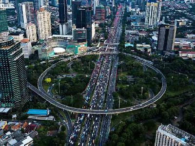 Ruas jalan di  kawasan Semanggi, Jakarta, 11 Januari 2022.  Tempo/Tony Hartawan