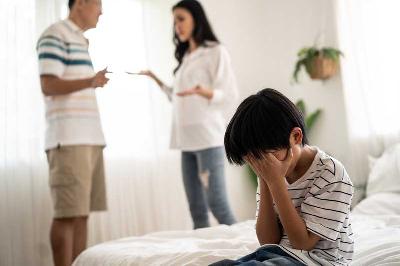 Dampak perceraian terhadap anak. Shutterstock