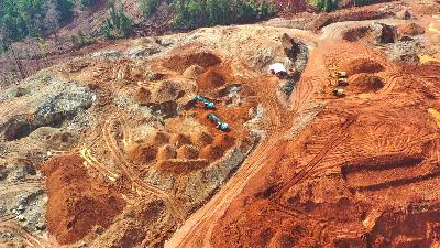 Aktivitas pertambangan nikel di konsesi eks PT Sangia Perkasa Raya di Desa Mandiodo, Konawe Utara, Sulawesi Tenggara, pada 19 November 2022. Foto: Dok. Tempo