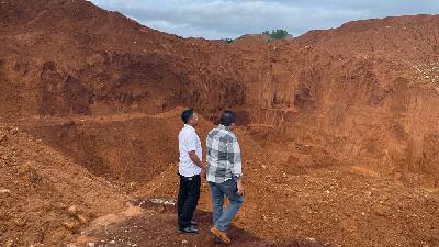 Lokasi tambang ilegal di wilayah Izin Usaha Pertambangan PT Antam (Persero) di Blok Mandiodo, 27 Januari 2023/Tempo/Linda Trianita