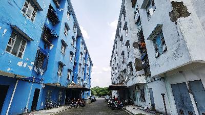 Puspo Agro Apartment has turned into a shelter for Sampang residents following their eviction because of their adherence to Shia, which is considered a heretical sect of Islam, November 22, 2022. 
TEMPO/Purwani Diyah Prabandari
