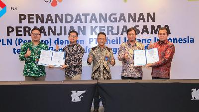Penandatanganan perjanjian kerja sama antara PT PLN (Persero) dengan PT Cheil Jedang Indonesia (CJI) Site Pasuruan dan PT CJI Site Jombang untuk pembelian sertifikat energi terbarukan atau renewable energy certificate (REC) sebanyak 6.618.124 unit, Jumat, 3 Februari 2023.