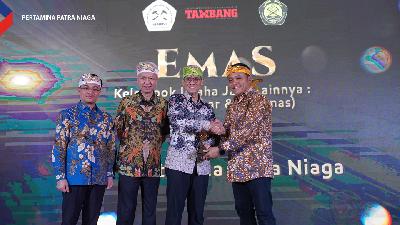Vice President Marketing Strategy Pertamina Patra Niaga, Indra Edi Santoso mewakili perusahaan menerima penghargaan Emas untuk Kategori Support Bahan Bakar Minyak (BBM) dan Pelumas pada Temu Tahunan Asosiasi Jasa Pertambangan Indonesia (Aspindo) 2023.