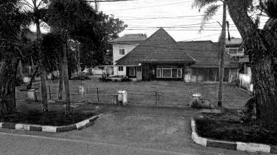 Rumah Singgah Bung Karno sebelum dibongkar di Padang, Sumatera Barat. Dokumentasi Detik