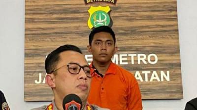 Mario Dandy Satriyo (belakang) di Polres Jakarta Selatan, 20 Februari 2023/Antara/Luthfia Miranda Putri