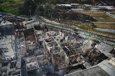 Foto udara pemukiman warga dan depo Pertamina Plumpang usai kebakaran, di Jakarta, 4 Maret 2023. TEMPO/ Hilman Fathurrahman W