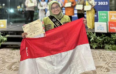 Mahasiswi kedokteran Universitas Riau, Syafira Nihla Namira, mewakili Indonesia di ajang konferensi internasional bersama 25 negara di Kuala Lumpur, Malaysia. Dok pribadi