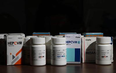 Sejumlah obat Hepatitis C yang dibeli di India. Dok. TEMPO/Frannoto