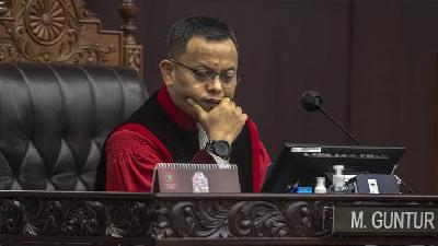 Hakim Konstitusi Guntur Hamzah di Gedung Mahkamah Kontitusi, Jakarta, 16 Januari 2023. ANTARA/Muhammad Adimaja